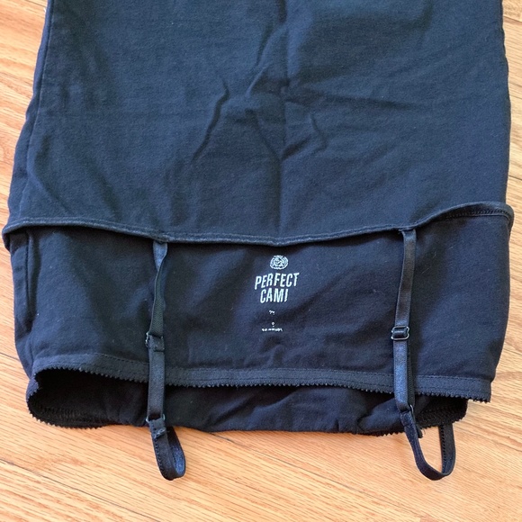 Women’s Perfect Cami size small black camisole with adjustable straps - Picture 4 of 7